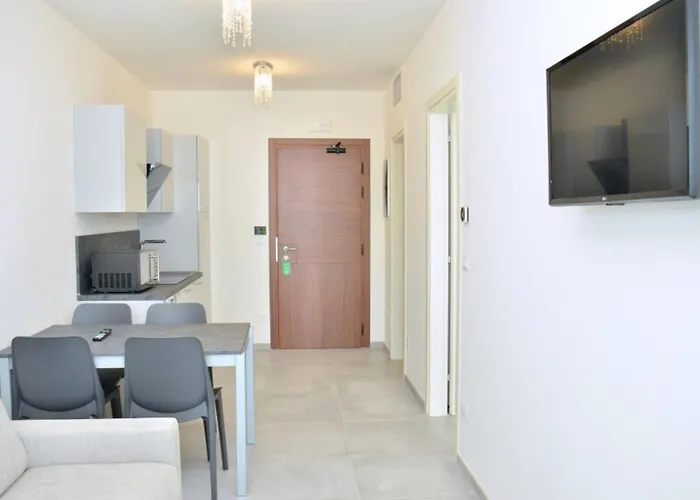 Charming Seaside Escape With Bright Interiors *