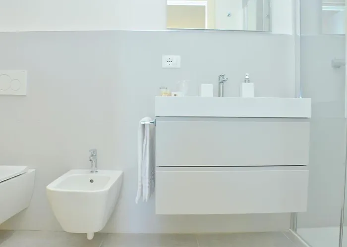 Apartament Charming Seaside Escape With Bright Interiors