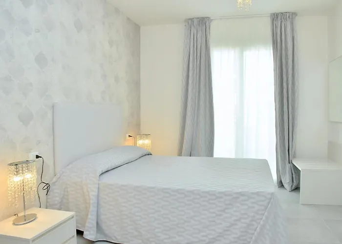 Charming Seaside Escape With Bright Interiors Apartamento *