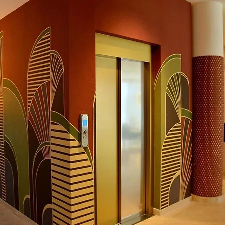 Charming Seaside Escape With Bright Interiors * 비비오네