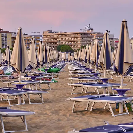 Appartamento Charming Seaside Escape With Bright Interiors Bibione
