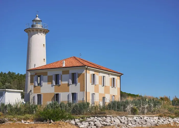 Charming Seaside Escape With Bright Interiors Appartamento *